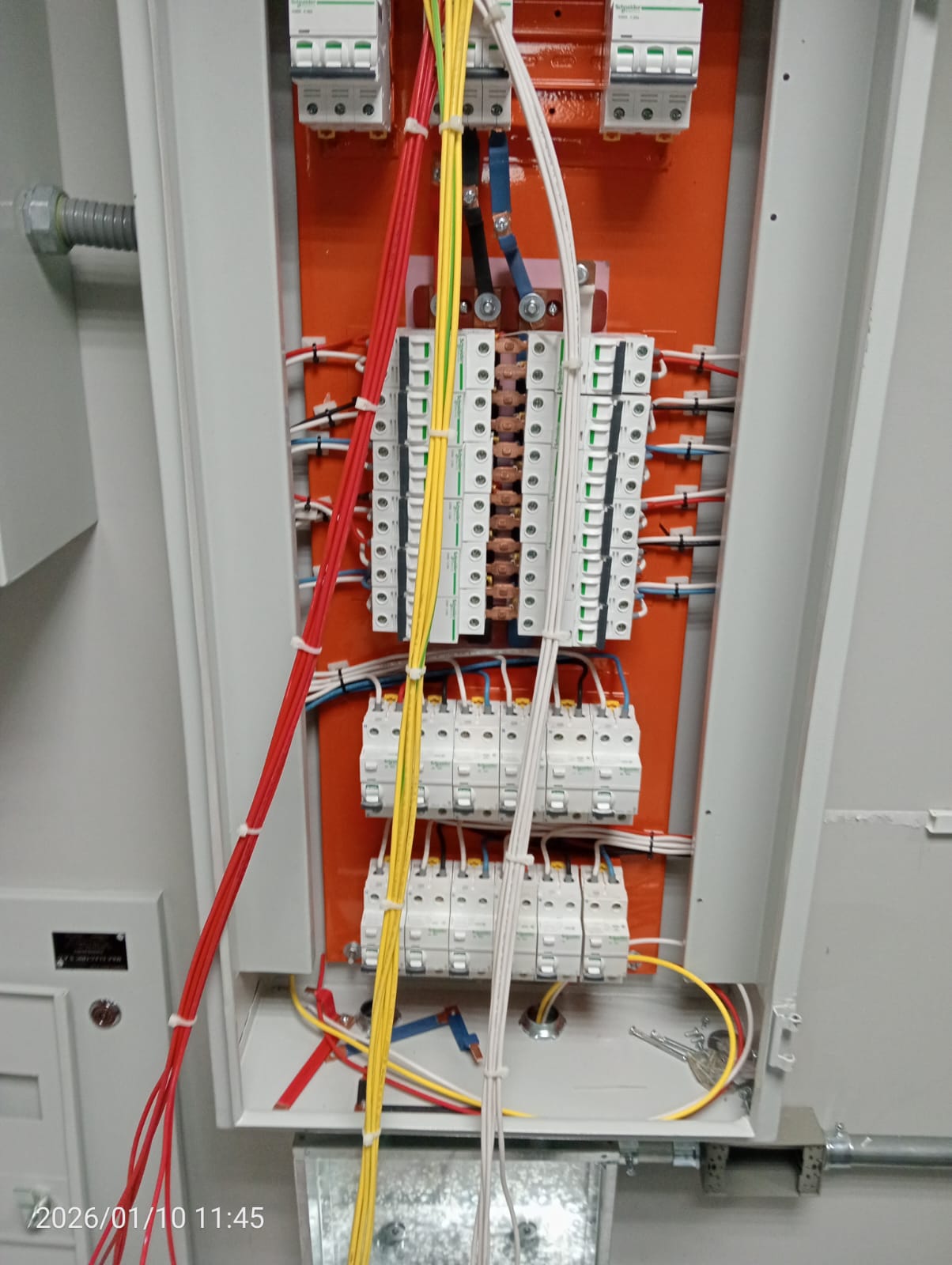 mantenimiento de tablero eléctrico en Lima técnico electricista